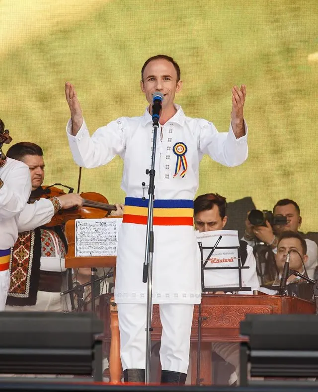 Solistul Ion Paladi nu a mai ajuns la Gârceni