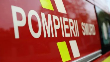 Femeie căzută într-o râpă, salvată de pompieri
