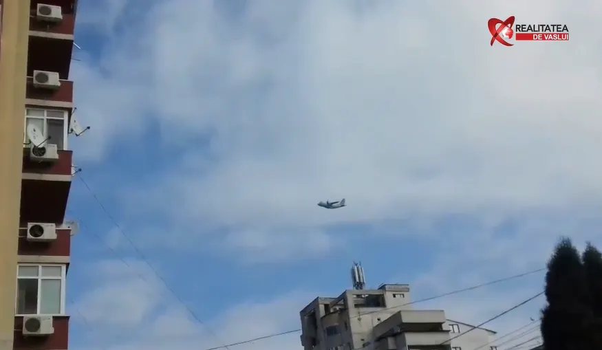 VIDEO. Un avion a survolat la înălțime joasă, Bârladul