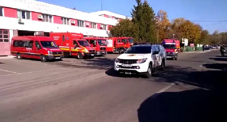 Copil de 7 ani, rămas blocat în apartament. Pompierii bârlădeni au intervenit pentru deblocarea ușii