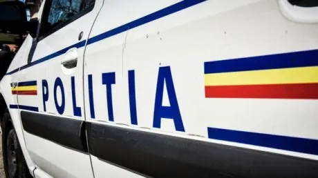 S-a urcat la volan fără a avea permis de conducere și a accidentat un minor
