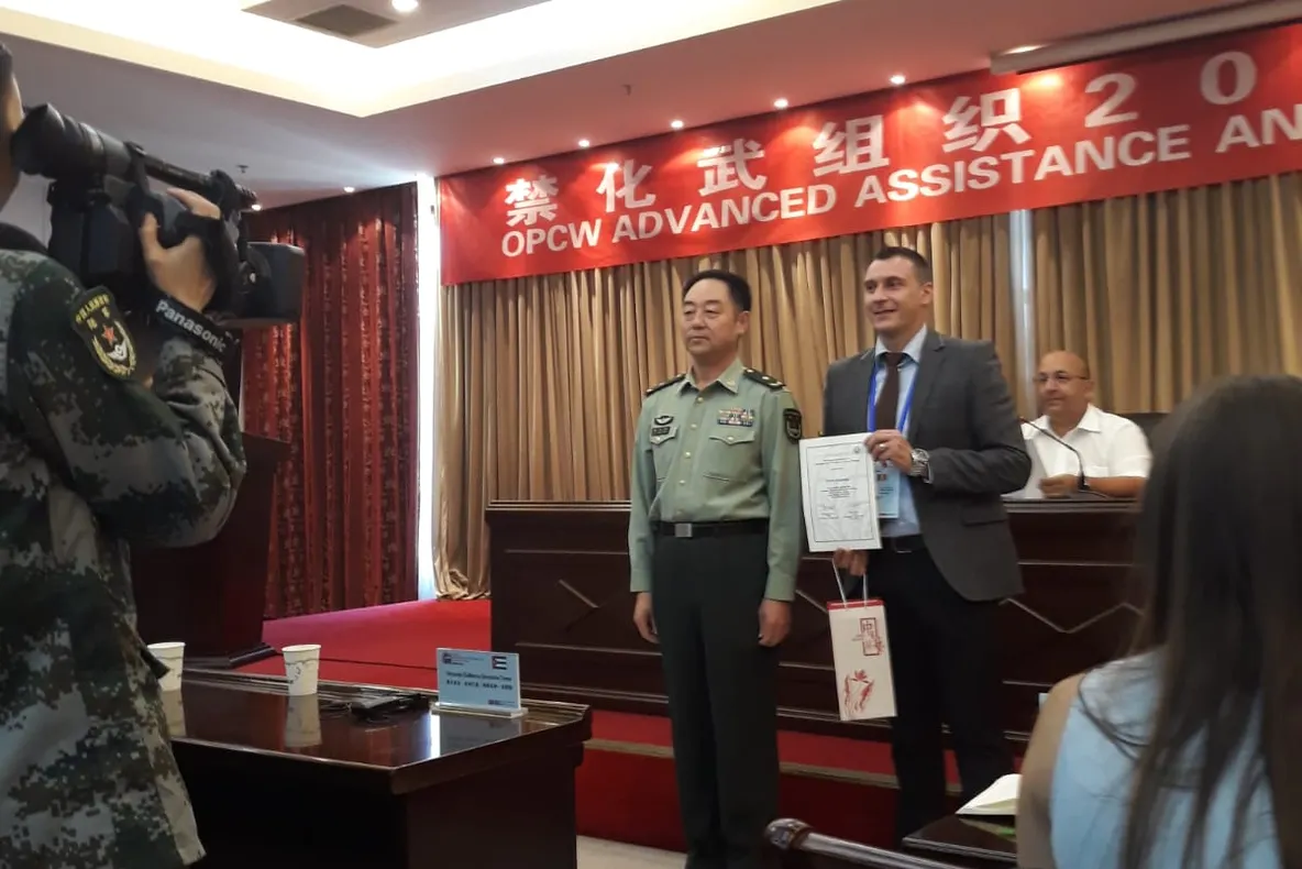 Pompier vasluian, prezent la un curs în China