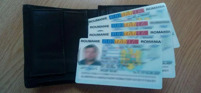 Patru cărți de identitate false, descoperite la controlul de frontieră în Vama Albița