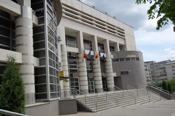 Finanțiștii vasluieni amenință cu greva