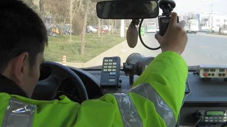 Vitezoman oprit de polițiștii bârlădeni. Motivul pentru care șoferul călcase pedala de accelerație