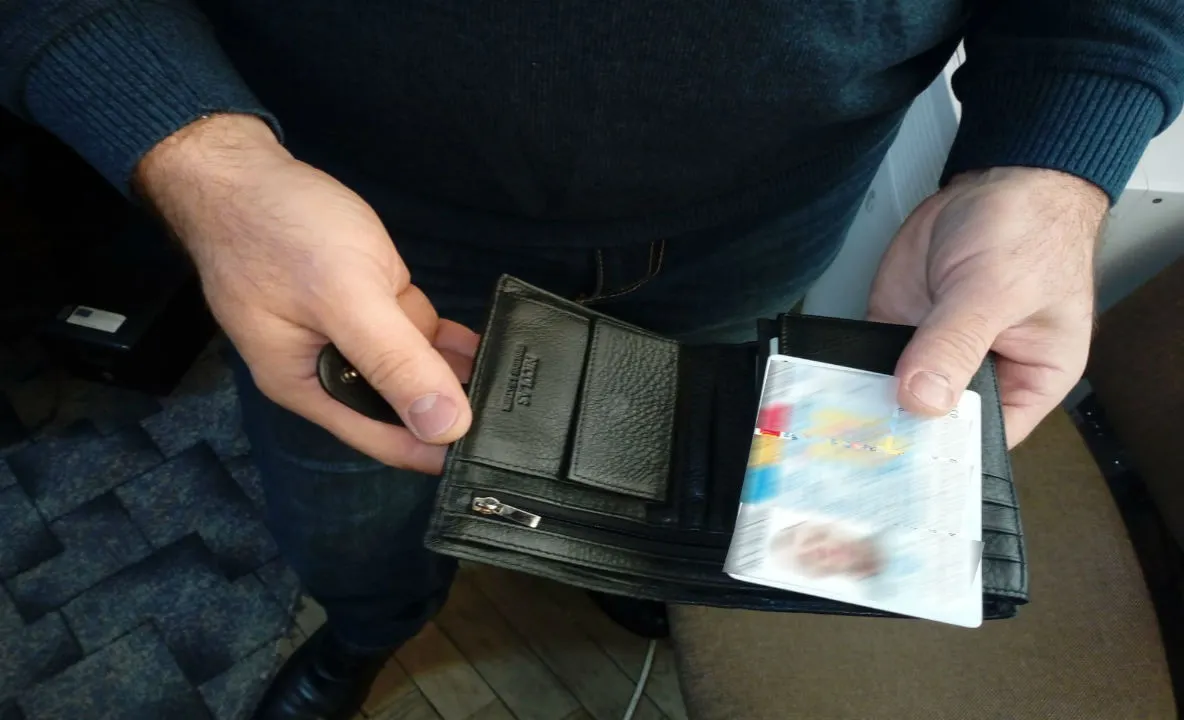 Polițiștii de frontieră de la Albița descoperă din ce în ce mai multe cărți de identitate false