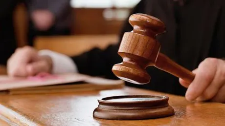 Neamțean cercetat în libertate după ce a băgat în spital un bărbat din Băcești