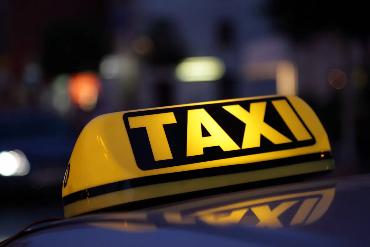 Taximetriștii bârlădeni cer creșterea tarifului. De când nu a mai fost majorat