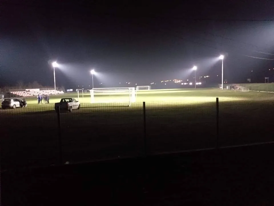 Stadionul din Munteni de Sus are nocturnă