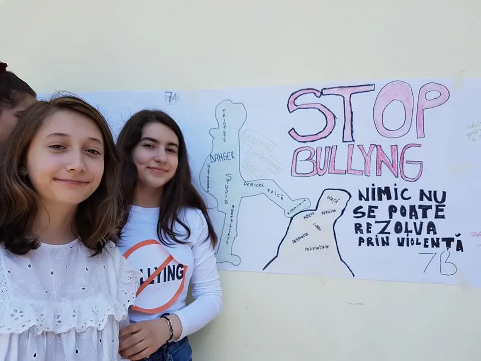 Flashmob anti bullying la Școala ”Elena Cuza” Vaslui