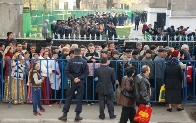 Un individ din Ploiești a sărit la bătaie la personalul de pe ambulanța spitalului Bârlad