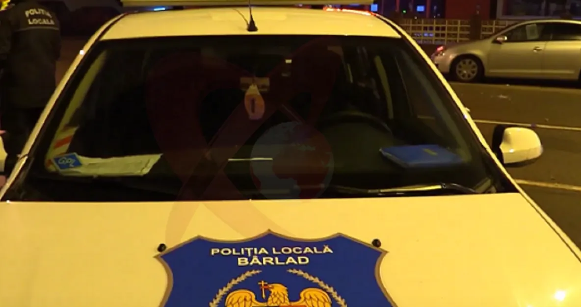 Polițist local din Bârlad atacat cu praștia și lovit cu piciorul, în timp ce urmărea un infractor!
