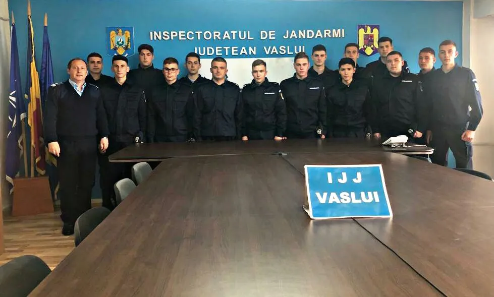 Elevi în practică la Jandarmeria Vaslui