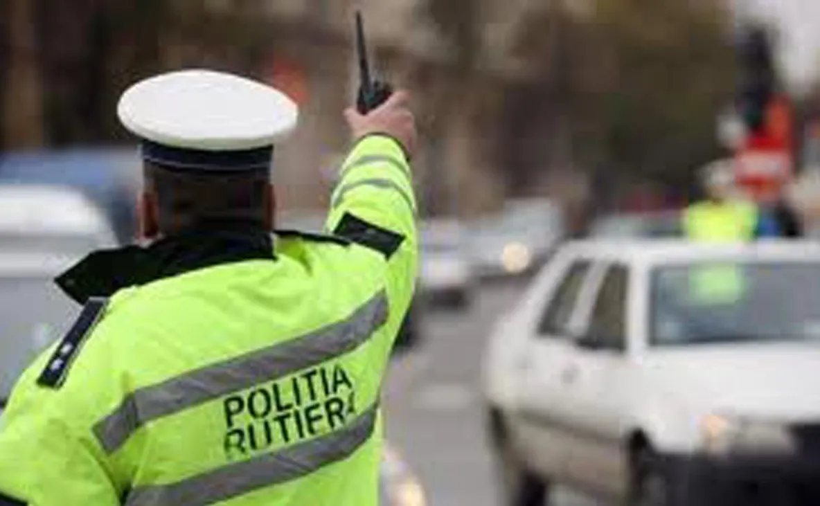Polițist accidentat intenționat de un șofer oprit în trafic