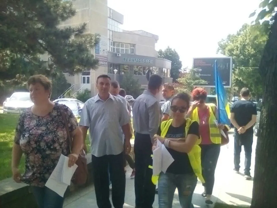 Salariații de la Transurb Vaslui au pichetat Primăria