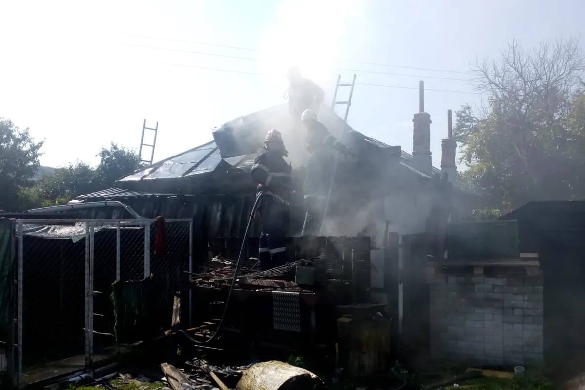 Bârlad. Incendiu la o casă din cartierul Podeni