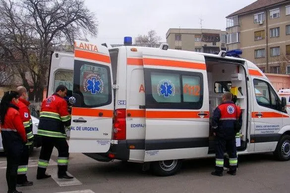 Pompierii hușeni au deblocat o ușă, pentru salvarea unui bătrân, găsit inconștient