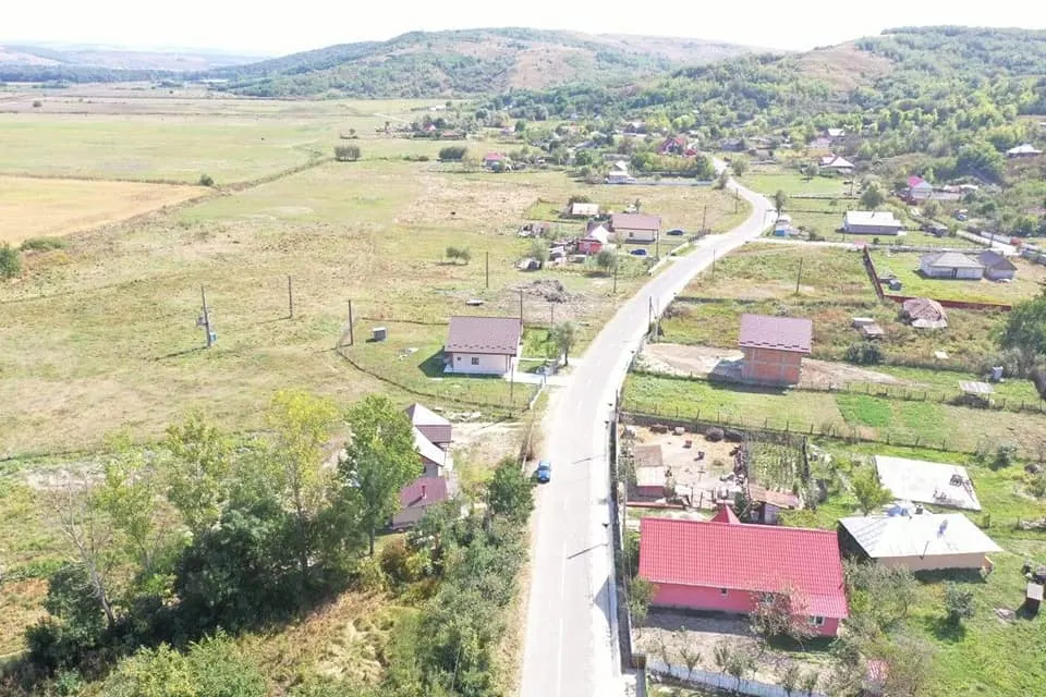 Aproape 5 km de asfalt în comuna Bălteni