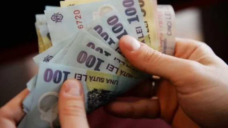 O angajată a sustras din conturile unei bănci din Bârlad peste 42 000 de lei în 4 ani!