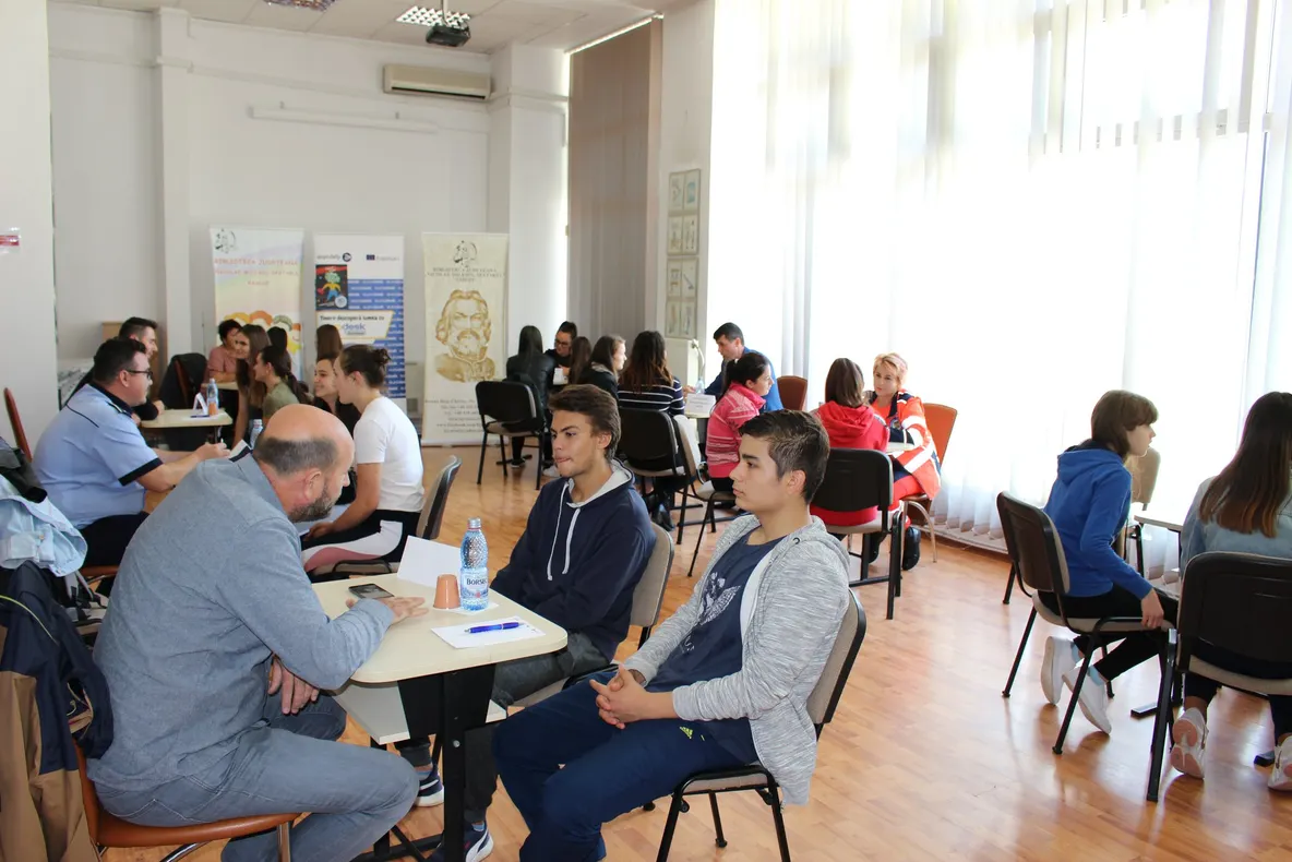 Liceenii din Vaslui au participat la ”Biblioteca vie”