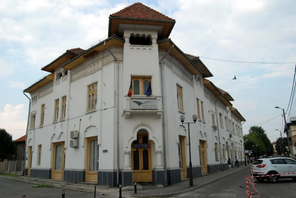 Dublă lansare de carte la Biblioteca Județeană Vaslui!