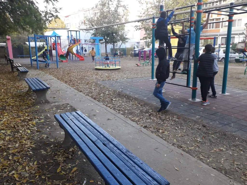 Încă două parcuri de joacă reabilitate și unul nou creat în Grădina Publică