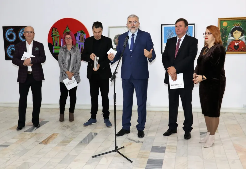 Muzeul Județean ”Ștefan cel Mare” a găzduit vernisajul expoziției ”Donații/Donatori”
