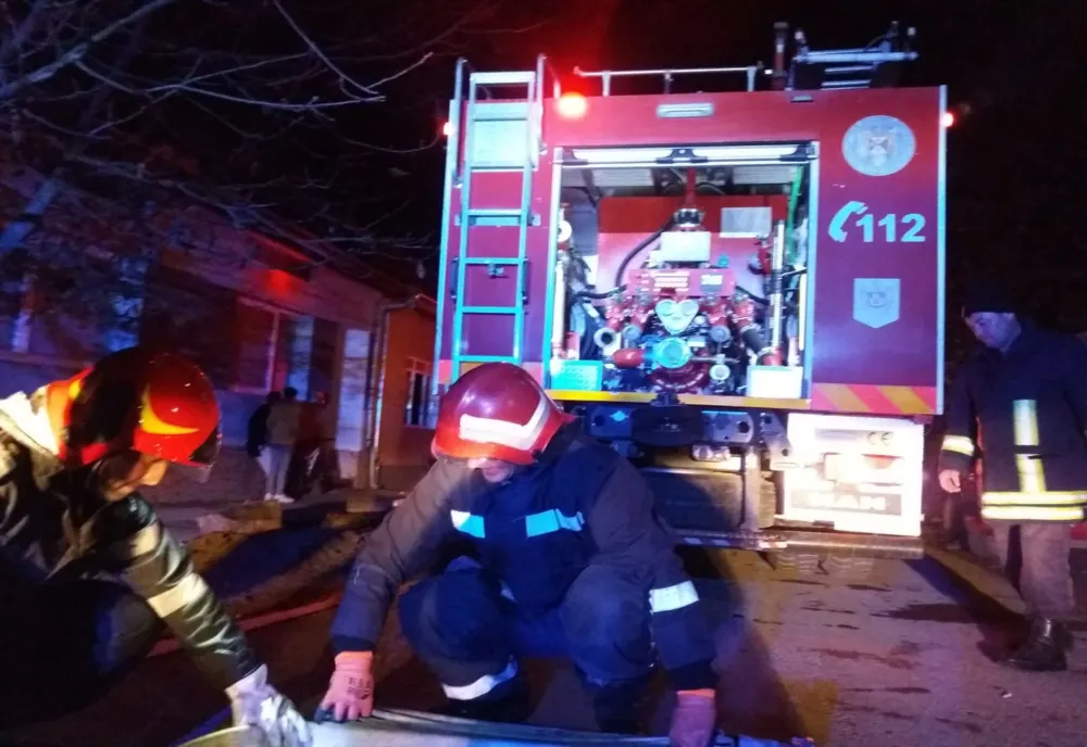 Pompierii vasluieni intervin pentru salvarea unui bărbat căzut într-o fântână - VIDEO