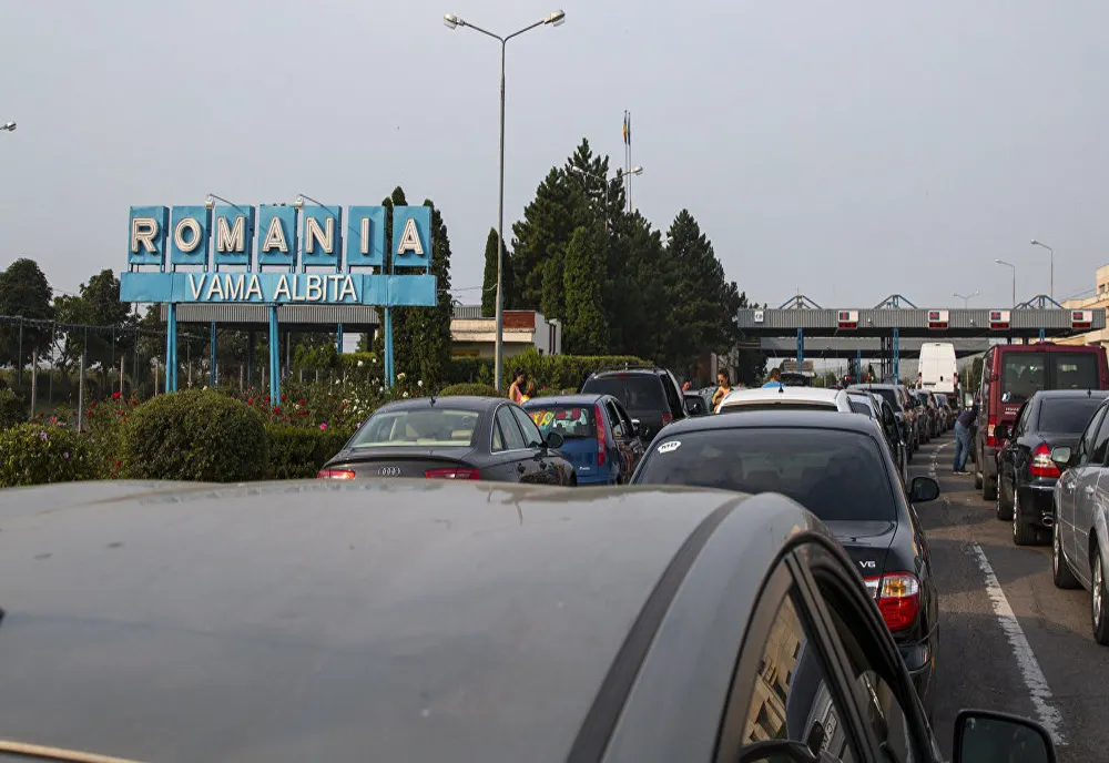 Un moldovean a vrut să treacă granița cu permis de conducere fals