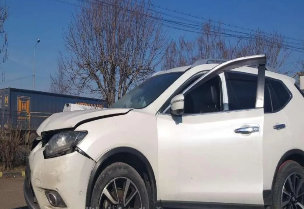 Autoturism furat din Franța, descoperit în Vama Albița