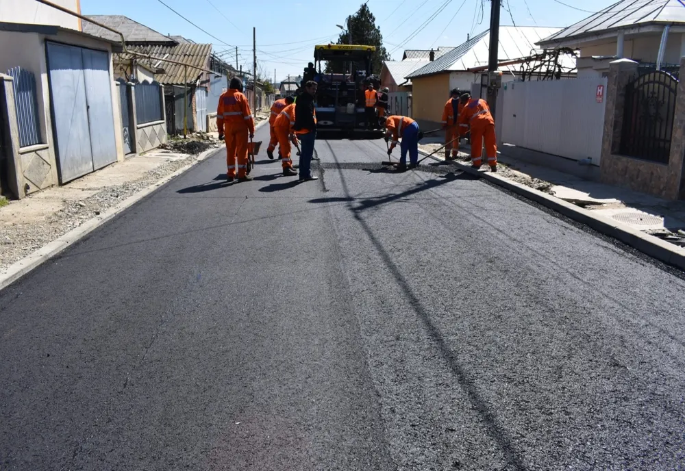 Trei străzi asfaltate din Bârlad, redate traficului rutier