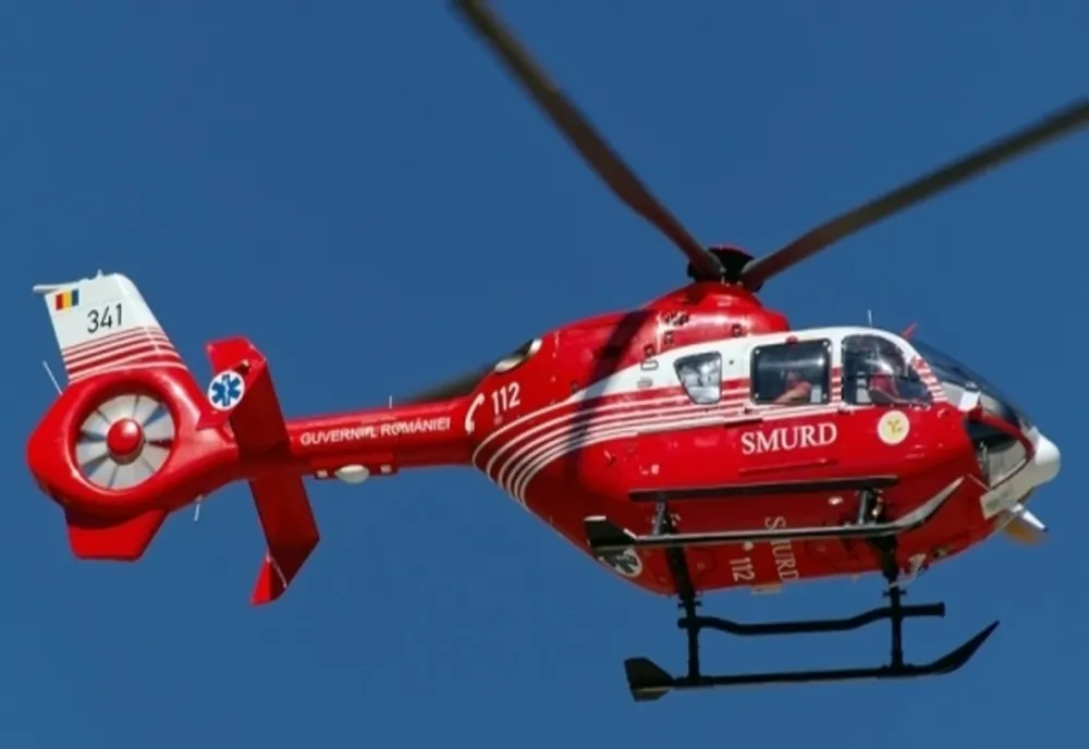 Un copil în vârstă de 3 ani preluat de elicopterul SMURD după ce a fost găsit agățat într-un gard!