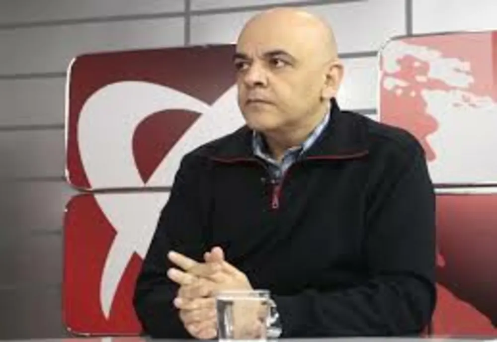 Raed Arafat: Copiii să stea acasă dacă au orice simptom de răceală. Revenirea la starea de urgență, o opțiune