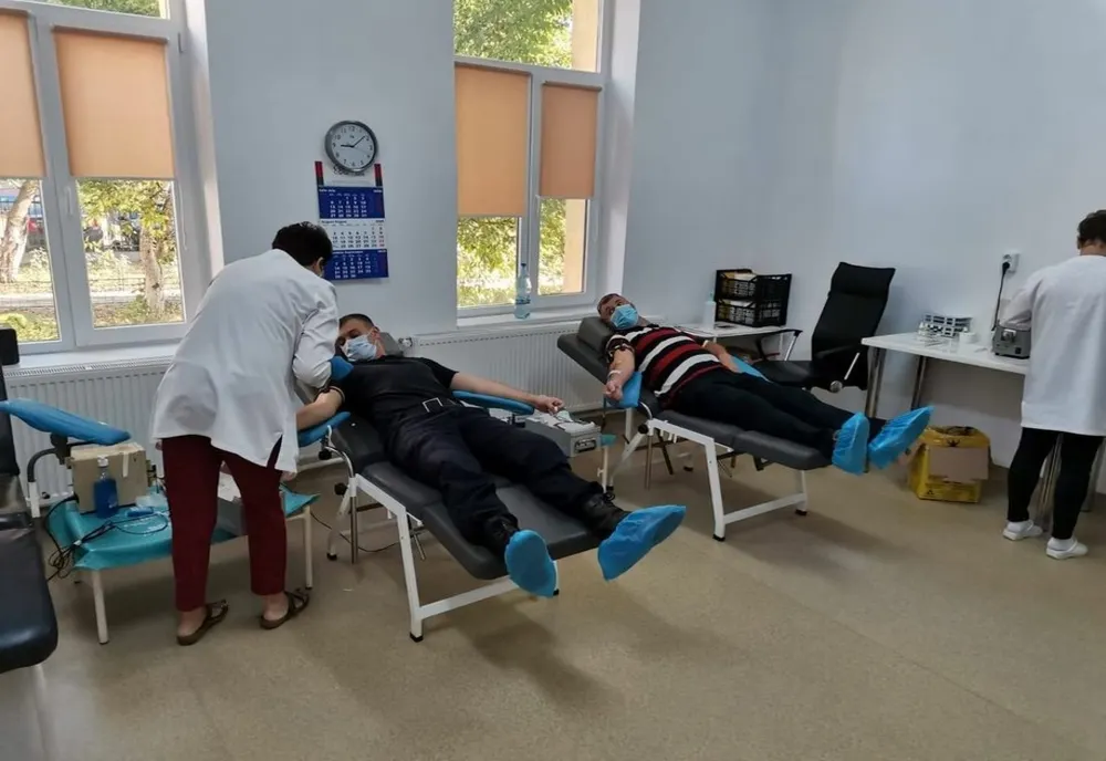 18 pompieri bârlădeni au donat sânge pentru persoanele aflate în suferință 