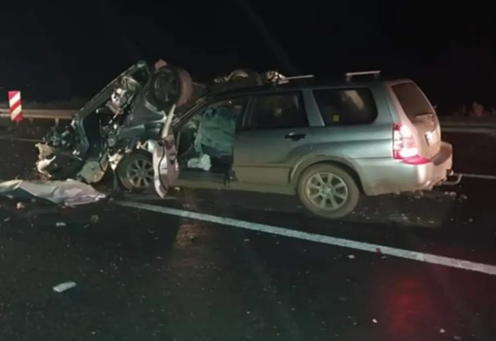 O fetiță de trei ani și un adult și-au pierdut viața într-un groaznic accident rutier