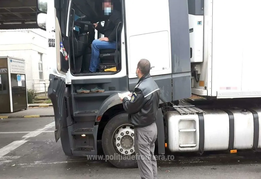  A încercat să treacă vama la volanul unui TIR radiat din circulaţie