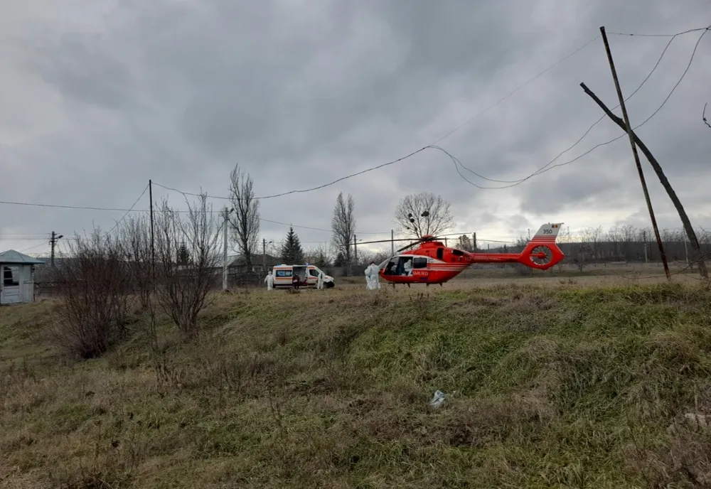 Fetiță în vârstă de opt ani, căzută de la înălțime, preluată de elicopterul SMURD