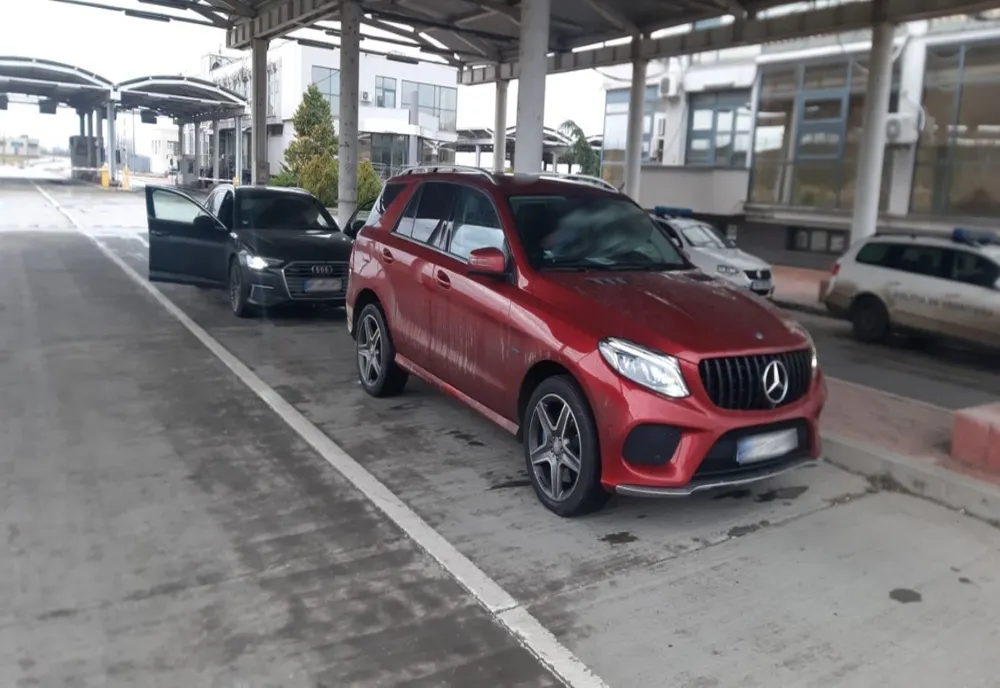 La plimbare cu autoturismul fratelui, dar cu documente false 