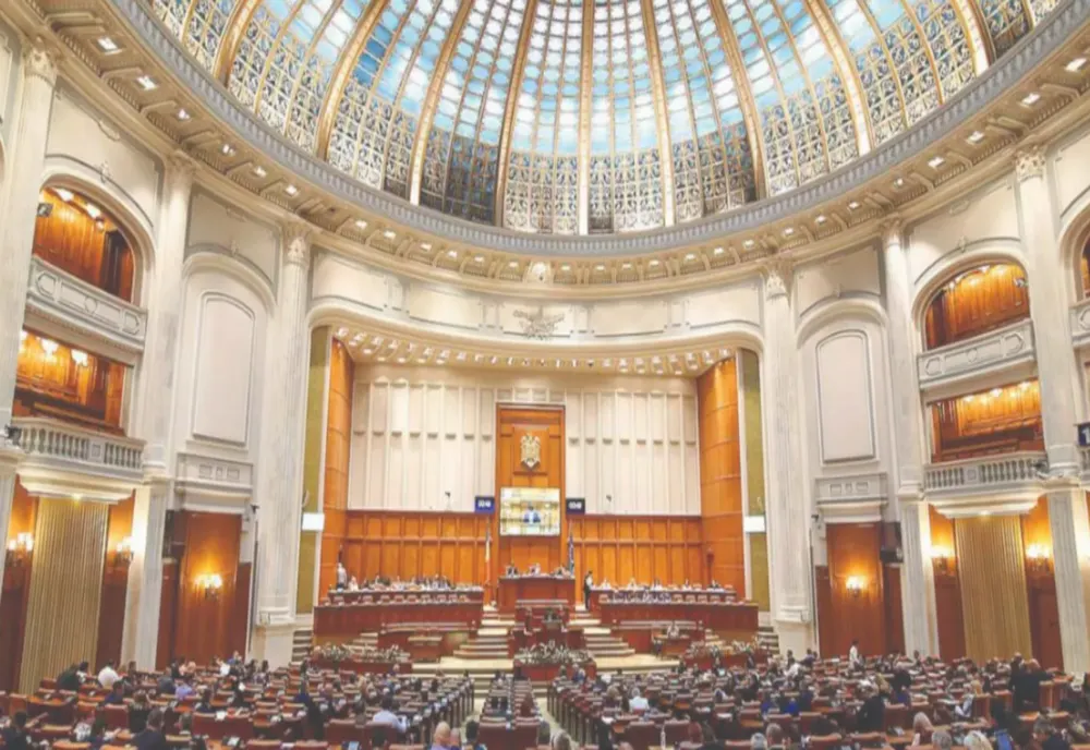 Sondaj INSOMAR: PNL pe primul loc în opțiunile electoratului, George Simion îi devansează pe Barna și Cioloș