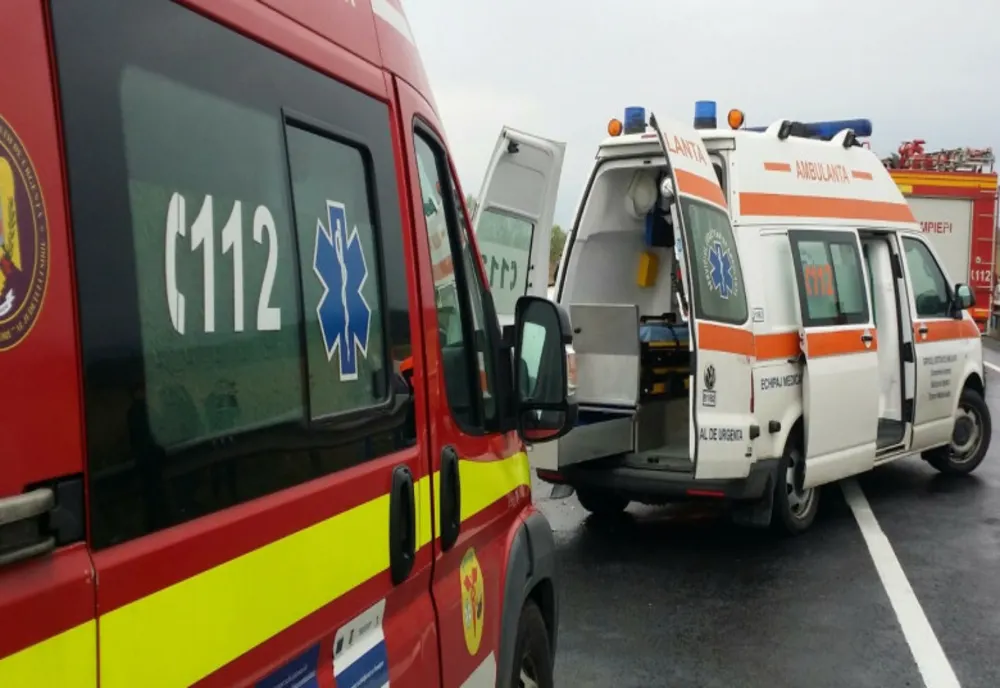 Accident la Rădeni! Trei persoane rănite