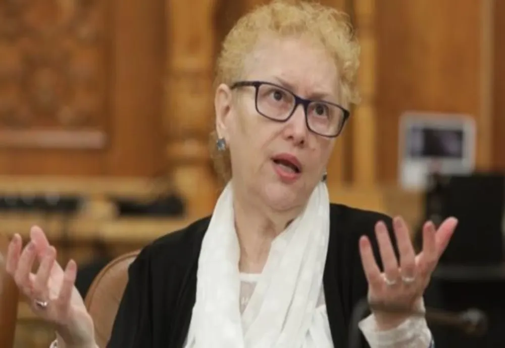 CCR  a declarat neconstituțională revocarea lui Renate Weber din funcţia de Avocat al Poporului