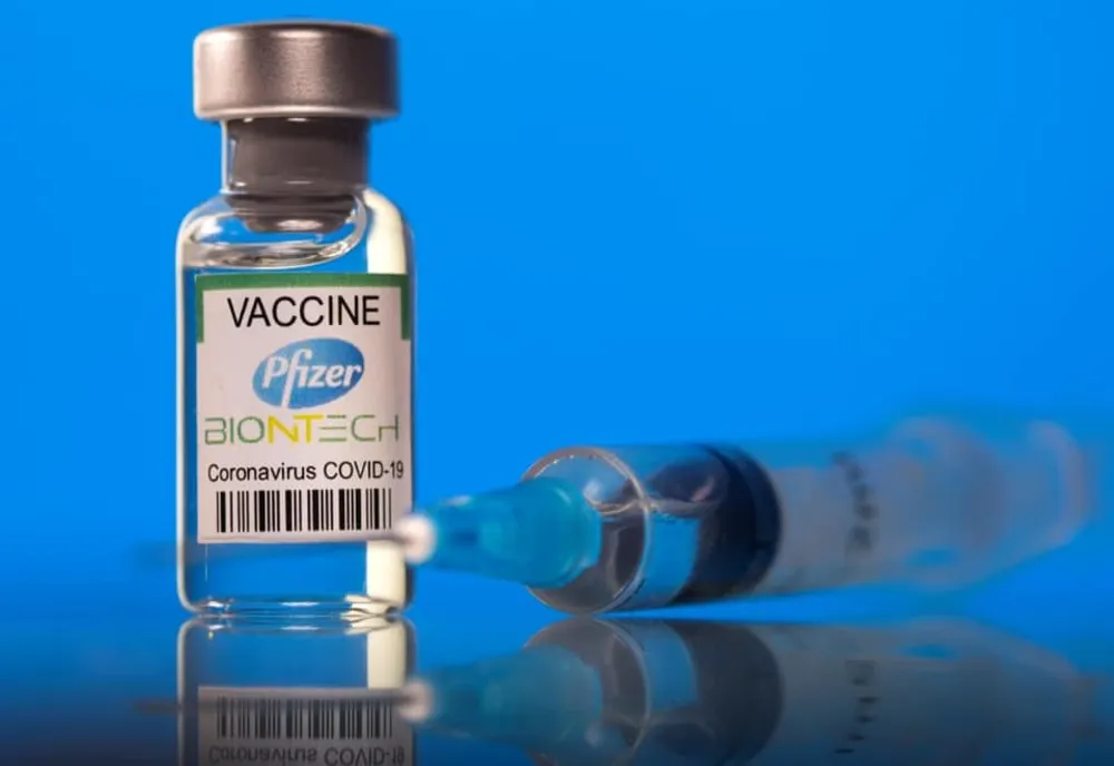Studiu recent - Ce efecte secundare prezintă a treia doză de vaccin 