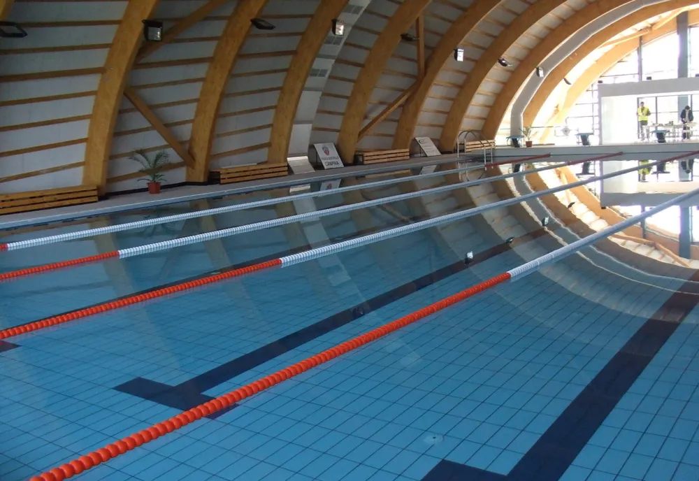 Se întoarce MODA lucrurilor inutile construite: bazin olimpic de 97 milioane lei la Vaslui!