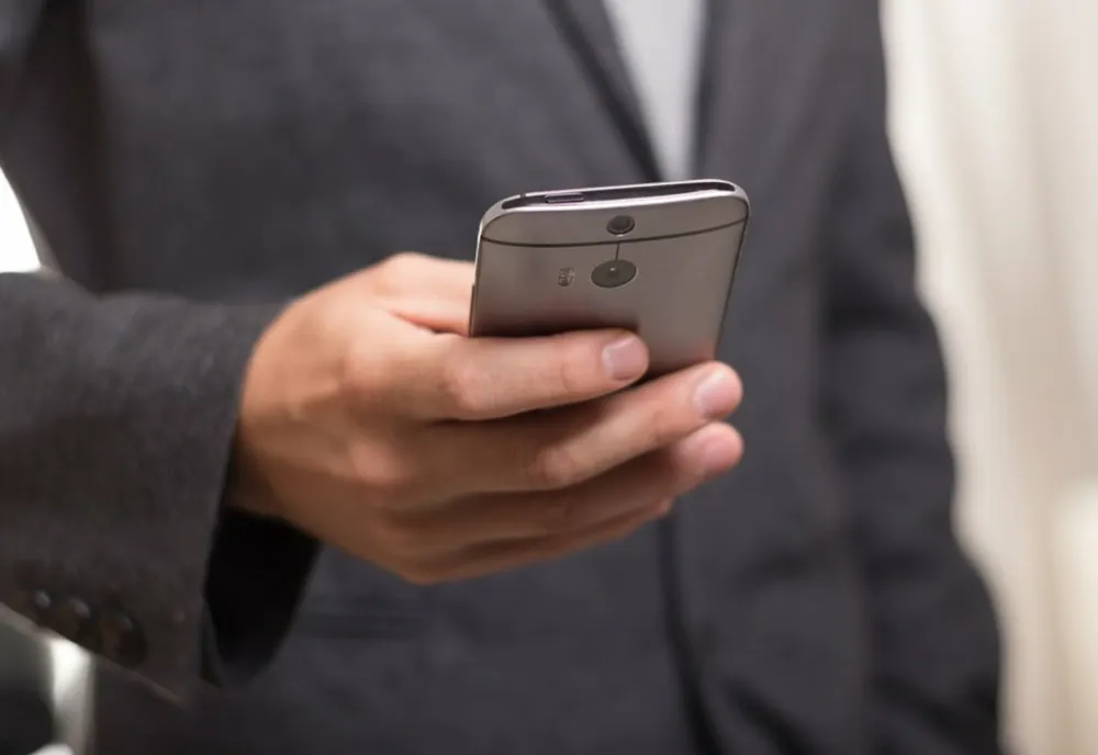 Polițiștii avertizează! ATENȚIE la mesajele de tip SMS și linkurile din ele!