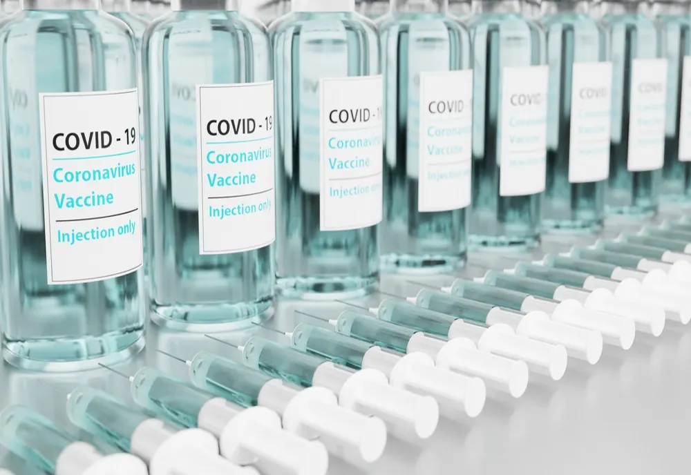 Aceste persoane pot solicita vaccinarea cu a patra doză de vaccin