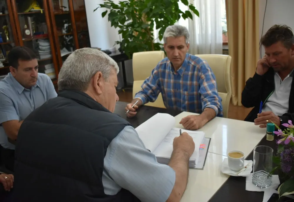 S-a semnat contractul de execuție a lucrărilor de reabilitare a străzilor din Bârlad
