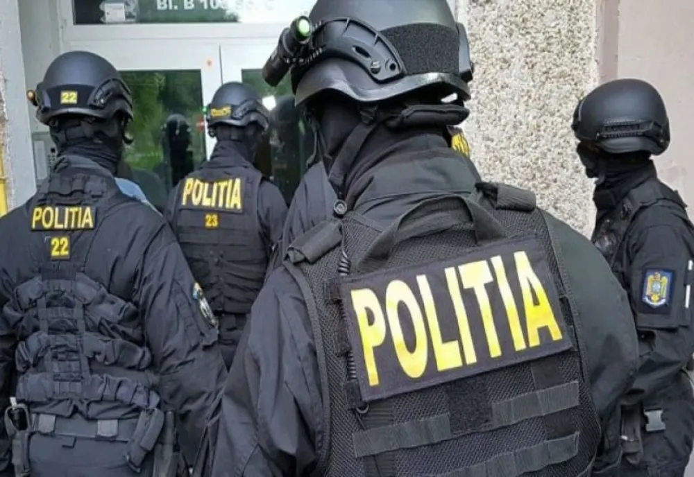 Angajați de la bancă, JAF de peste 23 de milioane de lei din banii de PENSII! Percheziții în 12 județe