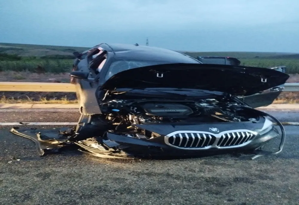 Accident GRAV pe un drum din Vaslui! O persoană a rămas încarcerată