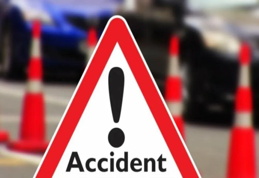 Un minor în vârstă de 16 ani, vinovat de un accident rutier. Două persoane au ajuns la spital