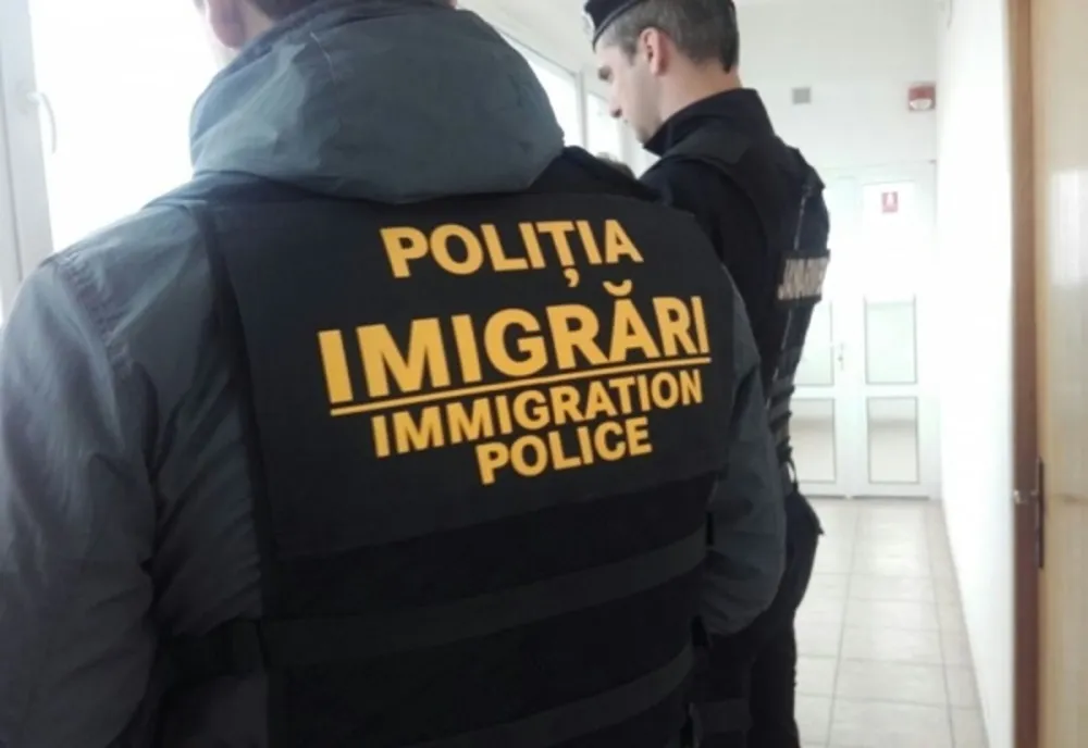Patru cetăţeni străini, depistaţi că locuiau ilegal în judeţ 